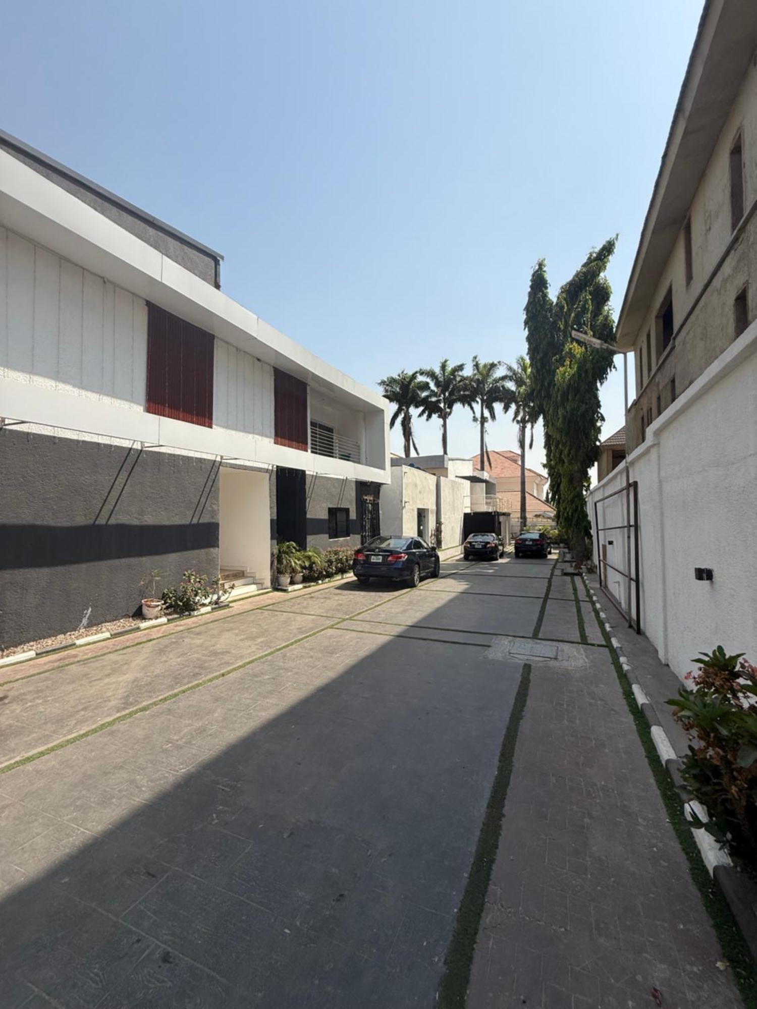 Austra Hotels And Apartments Maitama Αμπούζα Εξωτερικό φωτογραφία
