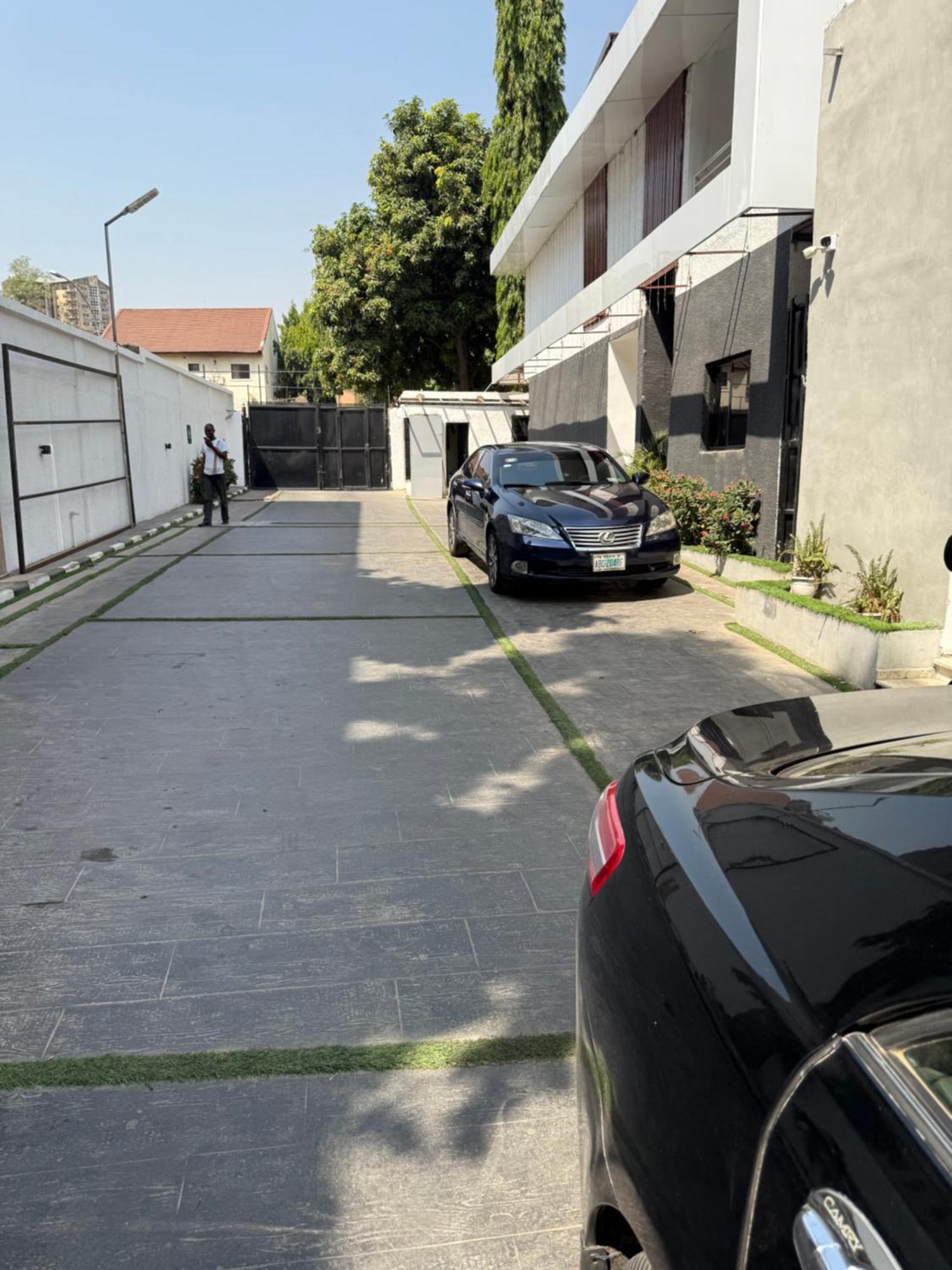 Austra Hotels And Apartments Maitama Αμπούζα Εξωτερικό φωτογραφία